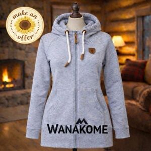 Wanakome. Adventure. Gray Zip-Up Hoodie | Warm & Cozy. Women XL.
Like new.